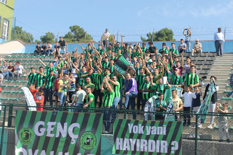 GENÇ OVALILAR TRİBÜN ŞOV YAPTI