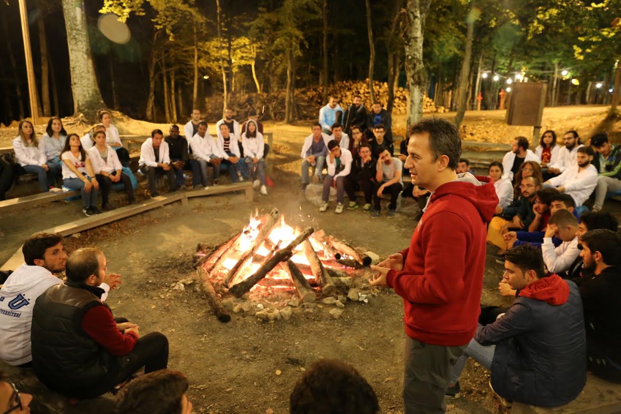 Rektör Görgün öğrenciler ile kamp yaptı