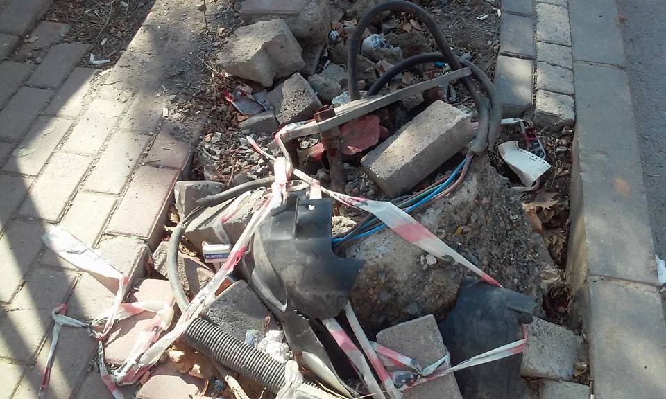 Elektrik kabloları tehlike saçıyor!