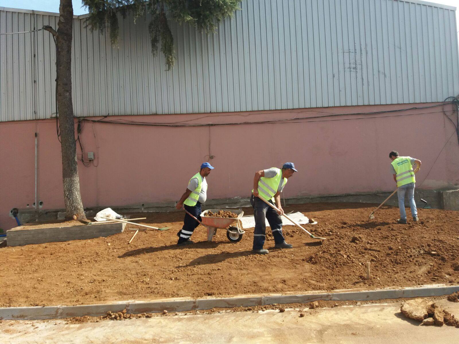 Parklarda bakım onarım çalışması