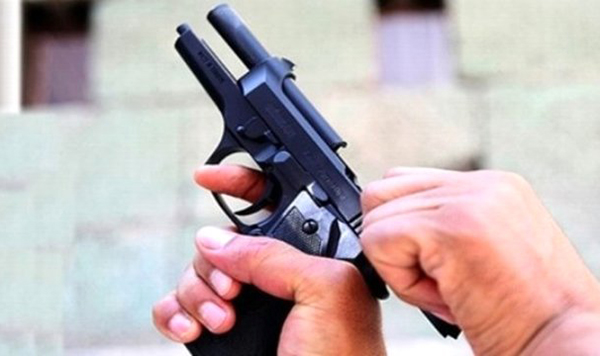 Acılan ateş sonucu yaralandı