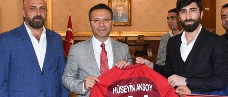 Vali Aksoy’a Birlik forması