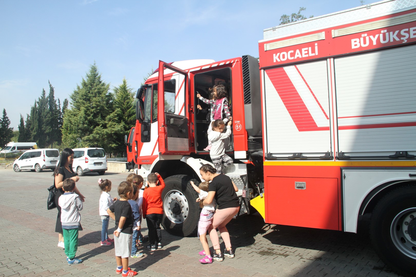 Minikler itfaiyeyi gezdi