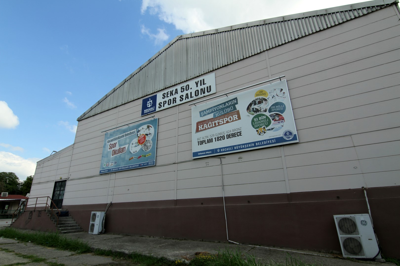 50. Yıl Spor Salonu'nun yenileme çalışmaları başlıyor