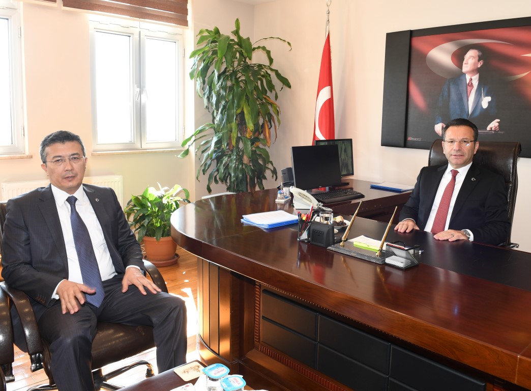Dilovası Kaymakamlığını ziyaret etti