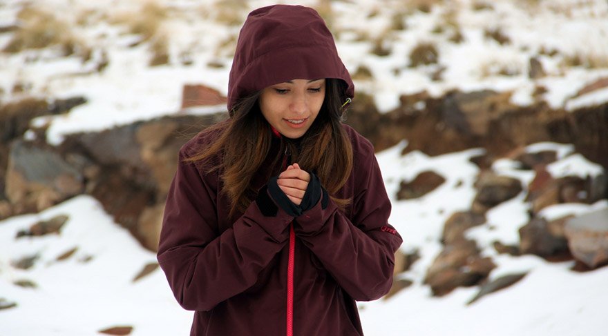 Erzurum’da kar yağışı kalınlığı 5 santimetreyi buldu