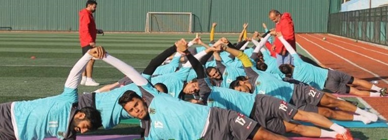 ÇAYIROVA EL ELE VERDİ