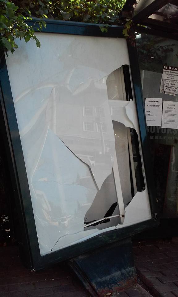 Otobüs durağı ilgi bekliyor!