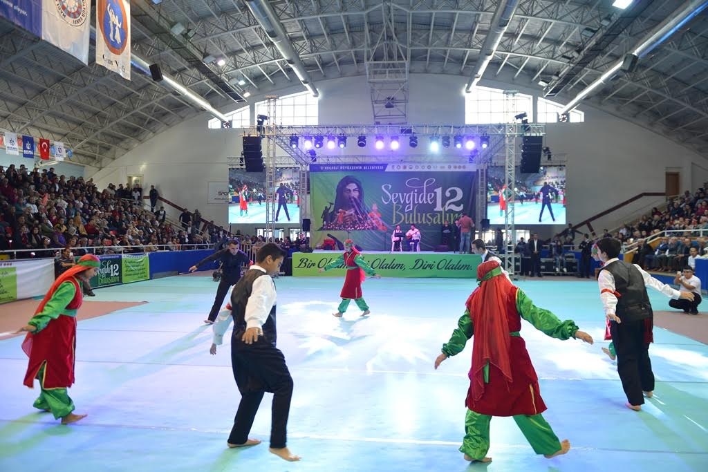 Canlar sevgide buluştu