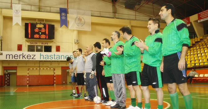 ÖĞRETMENLER FUTSAL'DA ÇEYREK FİNAL HEYECANI