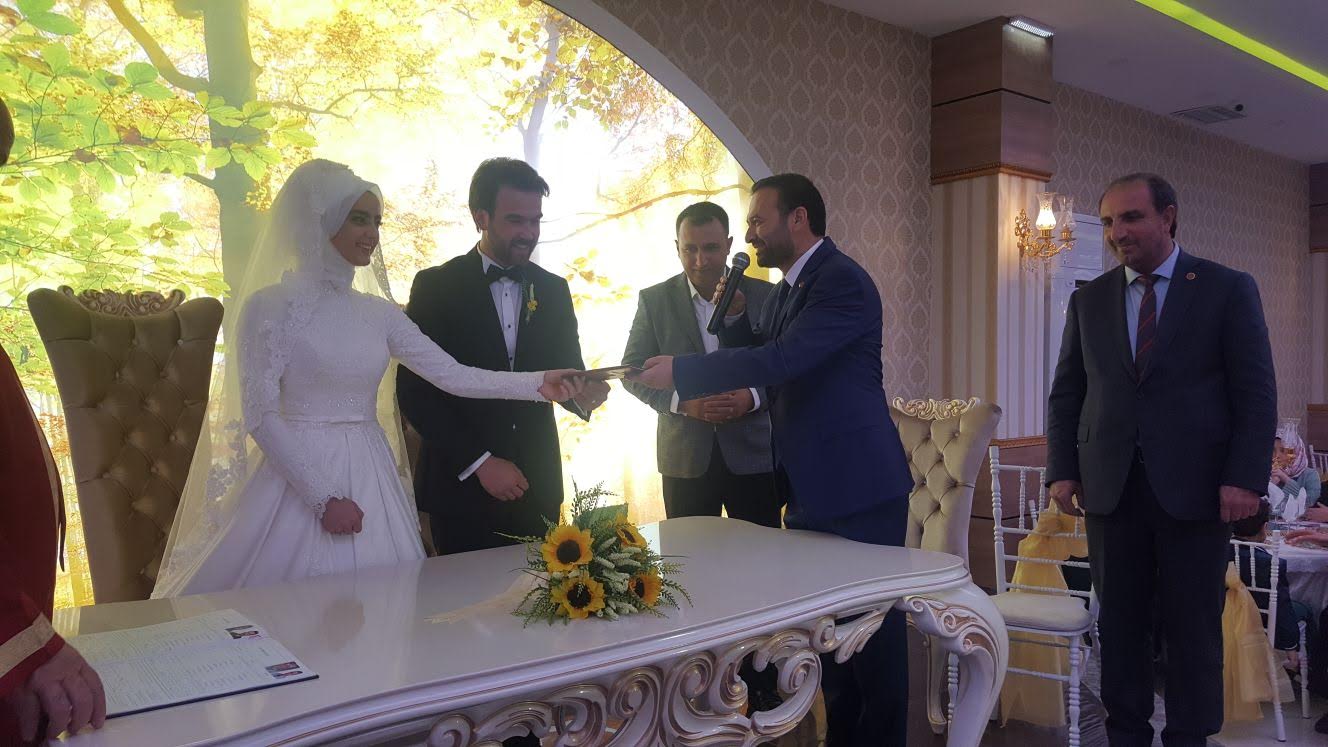 Saadet Partili gençlerin mutlu günü