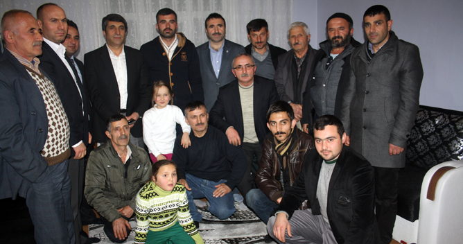 “Borç yükü ve saltanat düşkünü harcamalar”