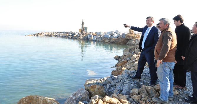Karabacak Balıkçı Barınağı'nı inceledi