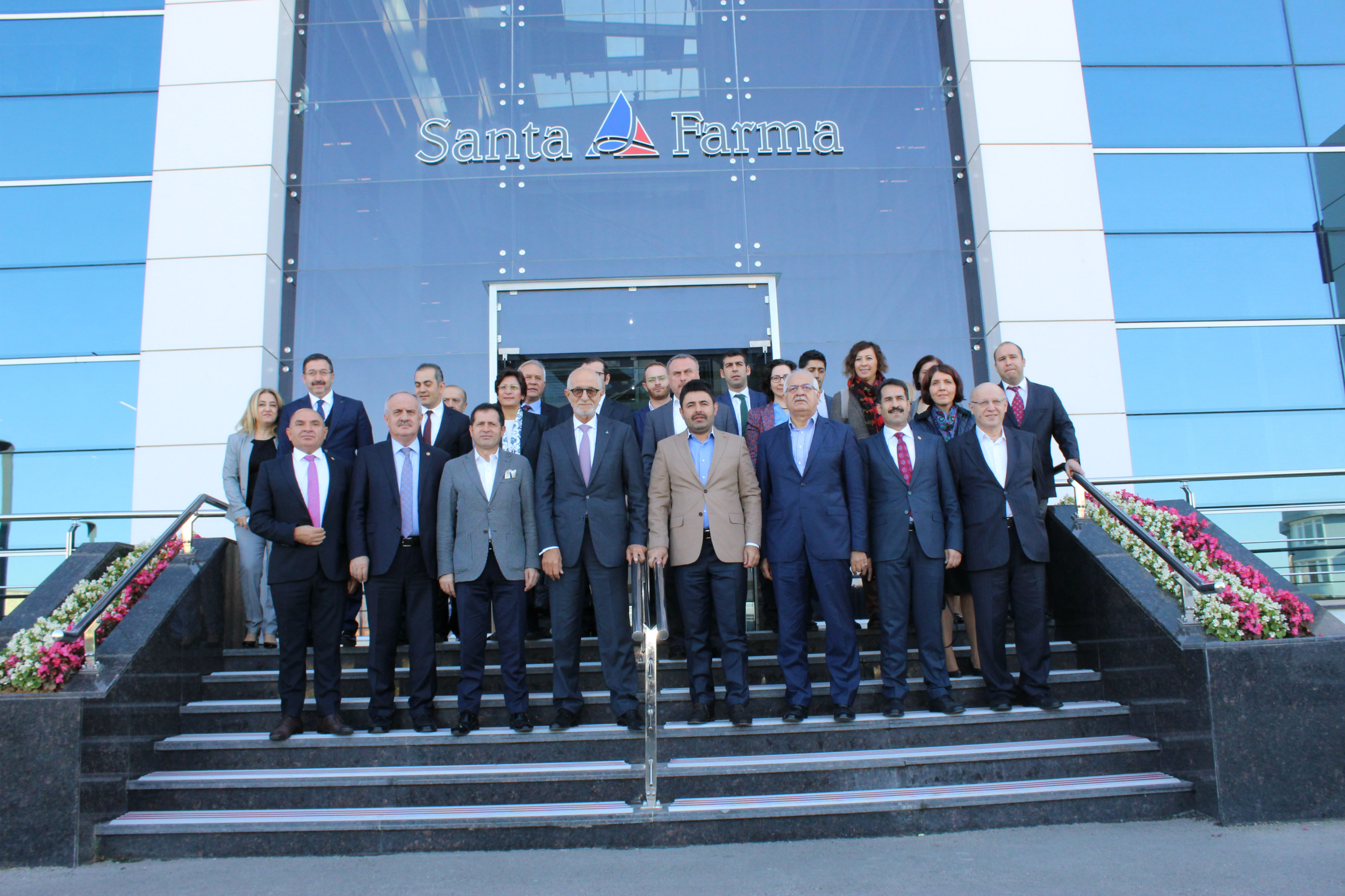 Santa Farma’yı ziyaret ettiler