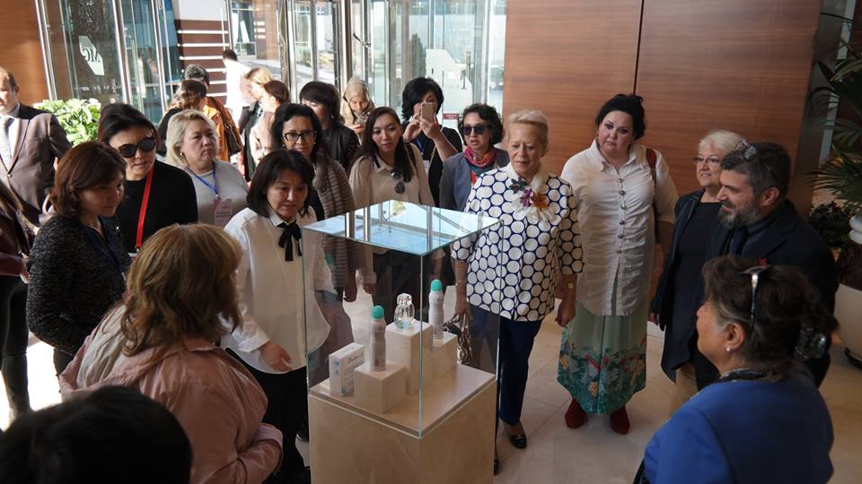 Kazak kadınlar firma ziyareti yaptı