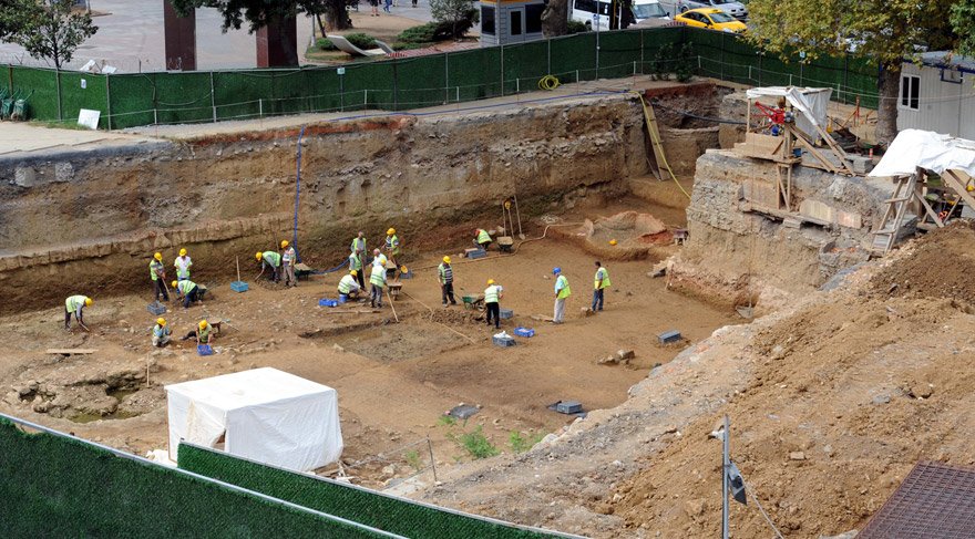 Metro kazısında heyecanlandıran gelişme: Türk mezarları bulundu!