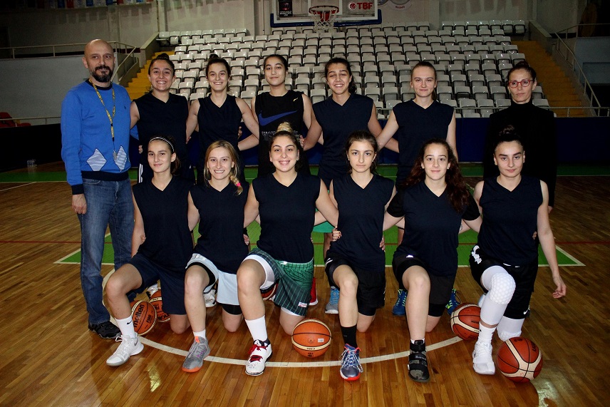 Kocaeli Basket ligi iple çekiyor