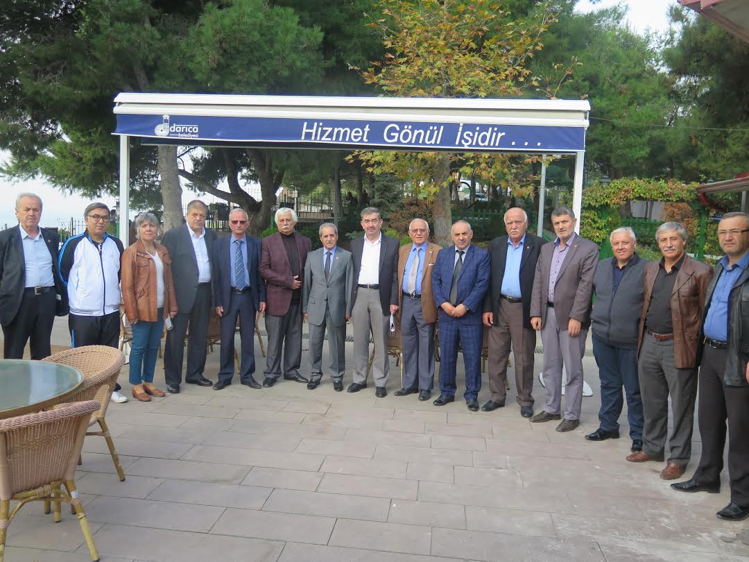 Emekliler ve muhtarlar Darıca’da bir araya geldi