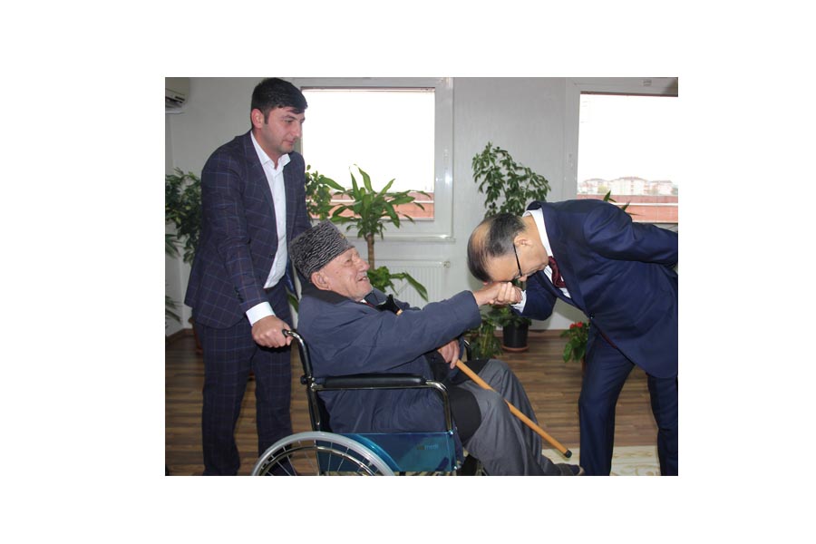 Kore gazisine tekerlekli sandalye