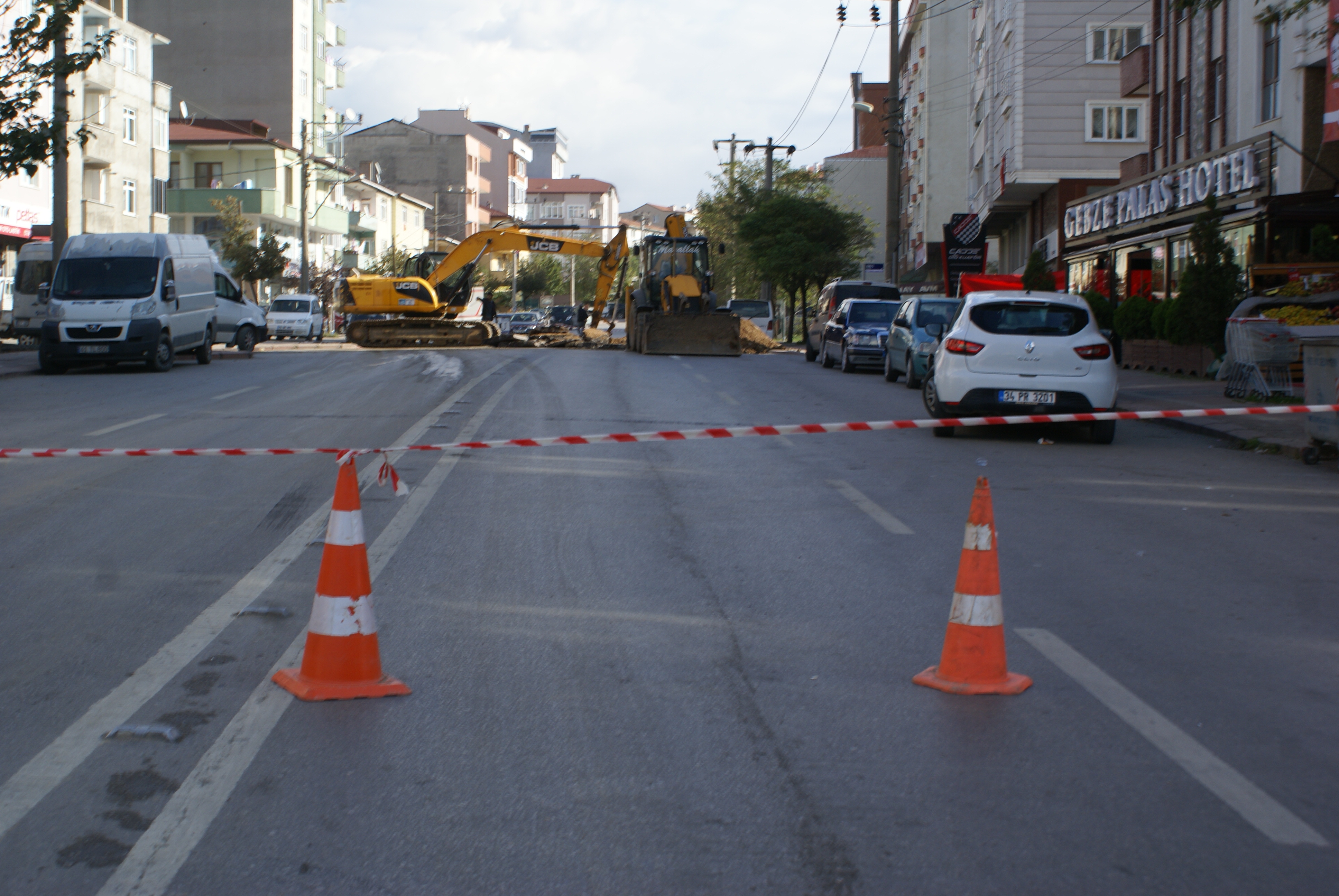 Bu kez de cadde kapatıldı!