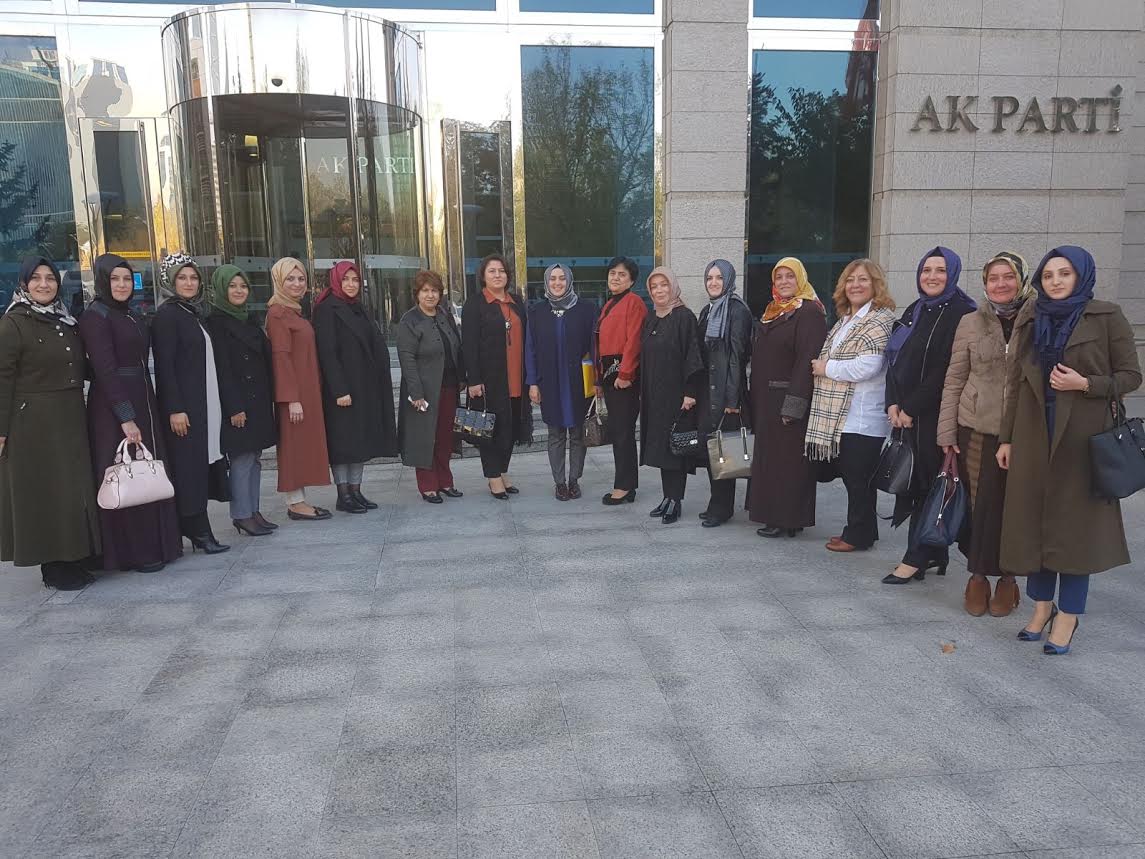 Kadın kollarında kongreler devam ediyor