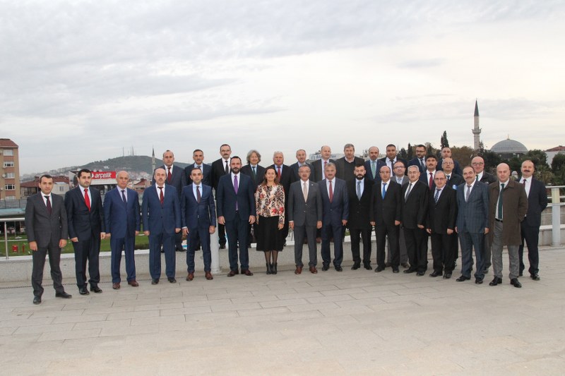 “vatandaşımızın işlerini kolaylaştırmalıyız”