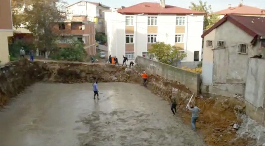 İnşaatçıların taşlı, sopalı kavgası