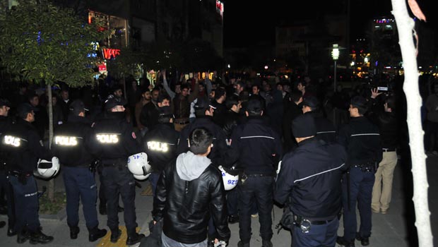 Basın açıklamasında gergin anlar
