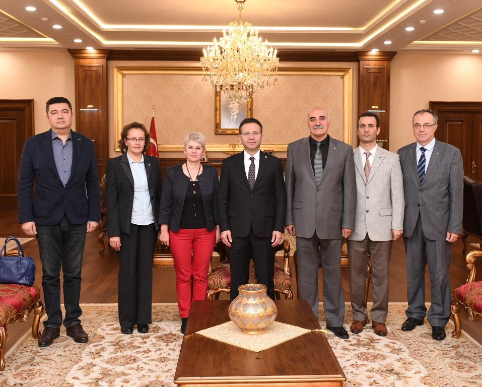 Eğitim İş Vali’yi ziyaret etti