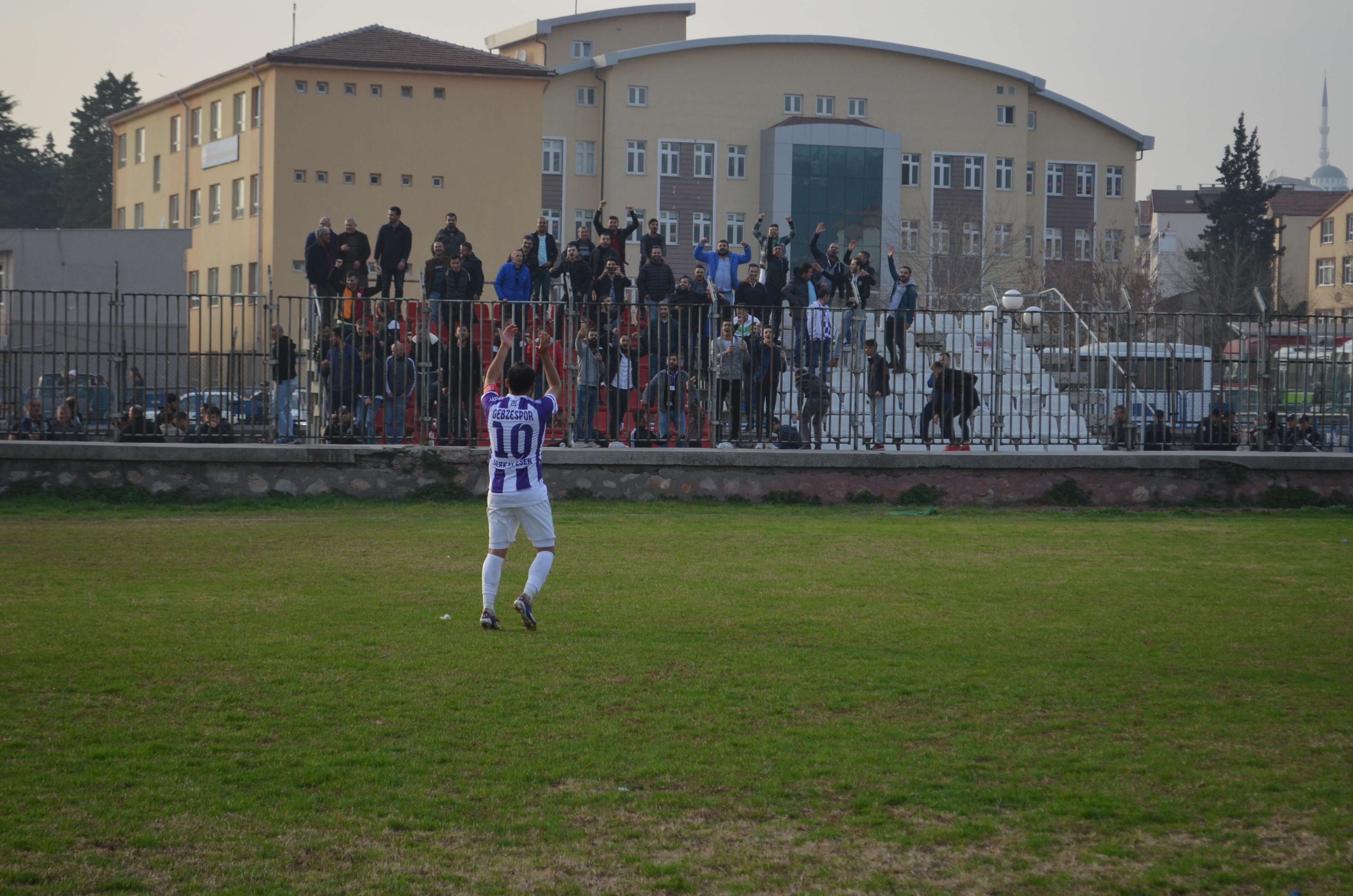 HUZURLARINIZDA SERKAN ESEN