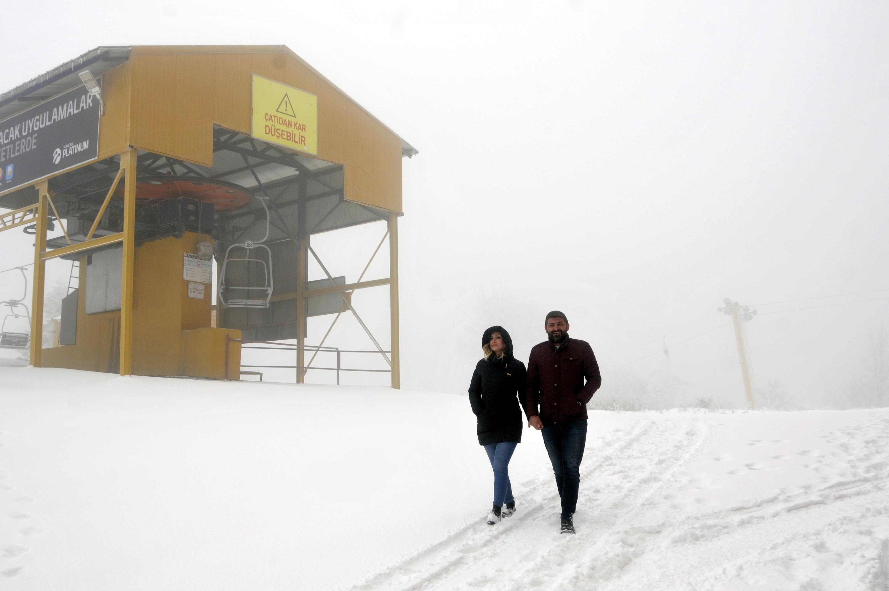 Kartepe'de kar kalınlığı 30 santime ulaştı