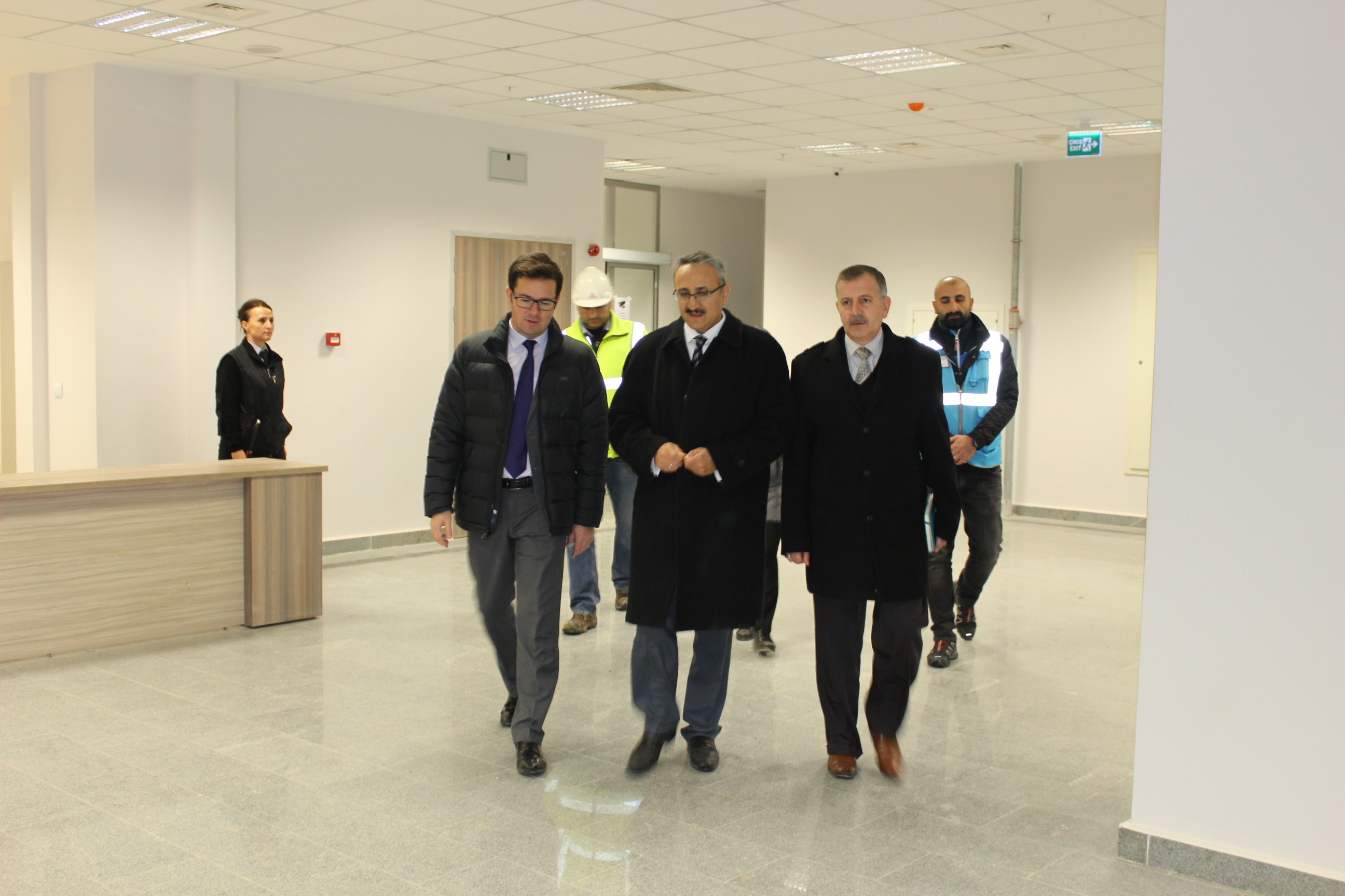 Bitmeyen hastanede inceleme yaptı