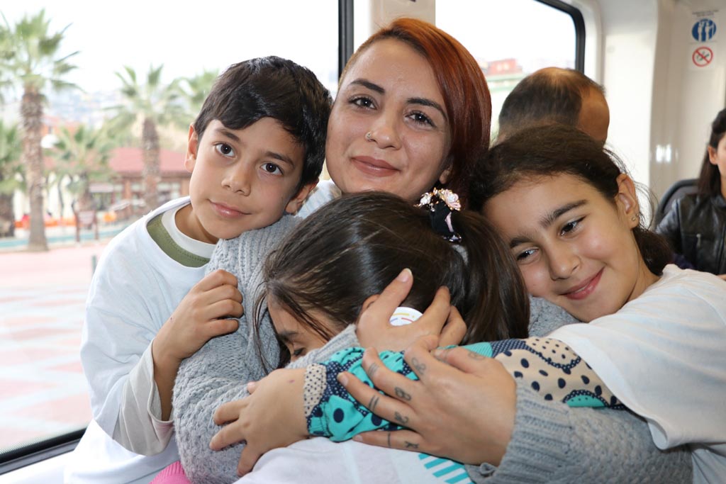 Farkındalık deneyinde çocuklara sahip çıktılar