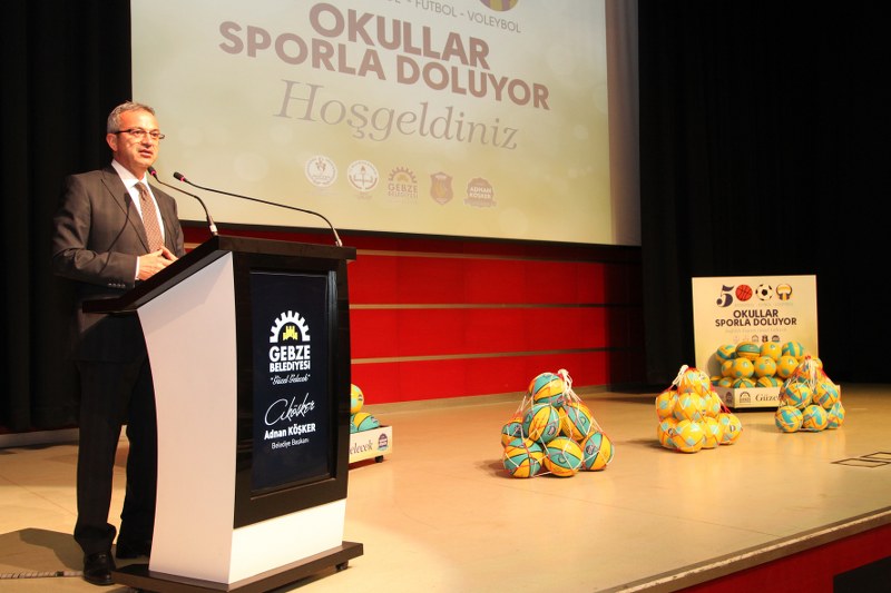 Başkan Köşker’den  okullara sportif destek!