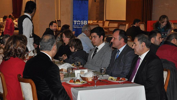 TOSB'dan yılsonu yemeği