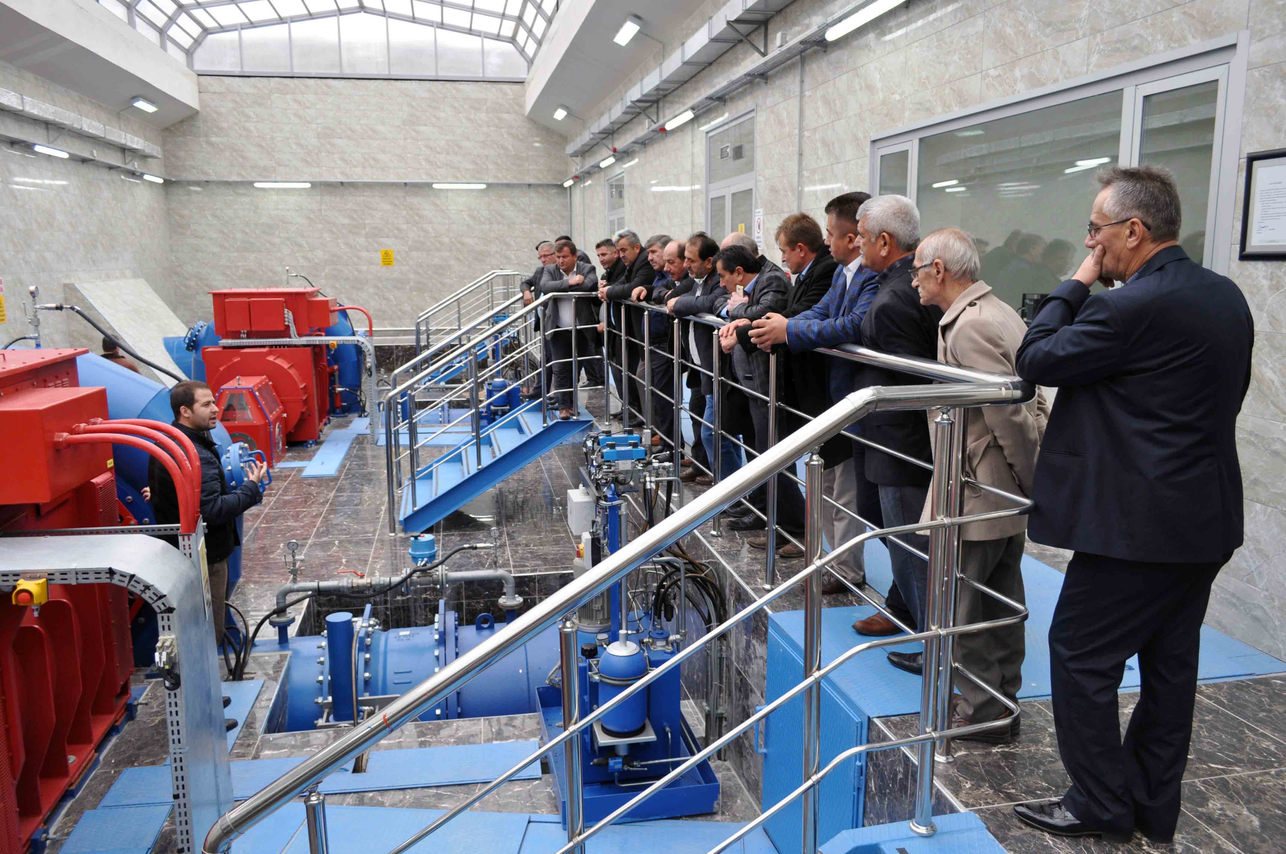 Mahalle muhtarları yatırımları gezdi