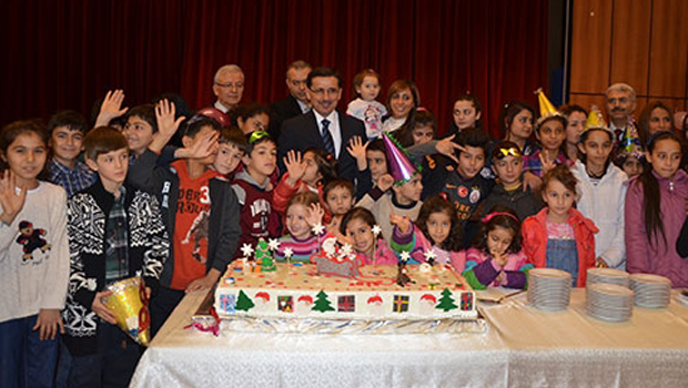 Topaca çifti yılbaşına çocuklarla girdi