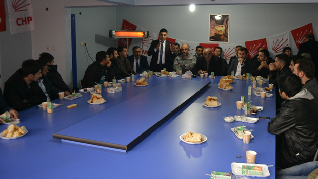 CHP’li gençlikler kahvaltıda bir araya geldi