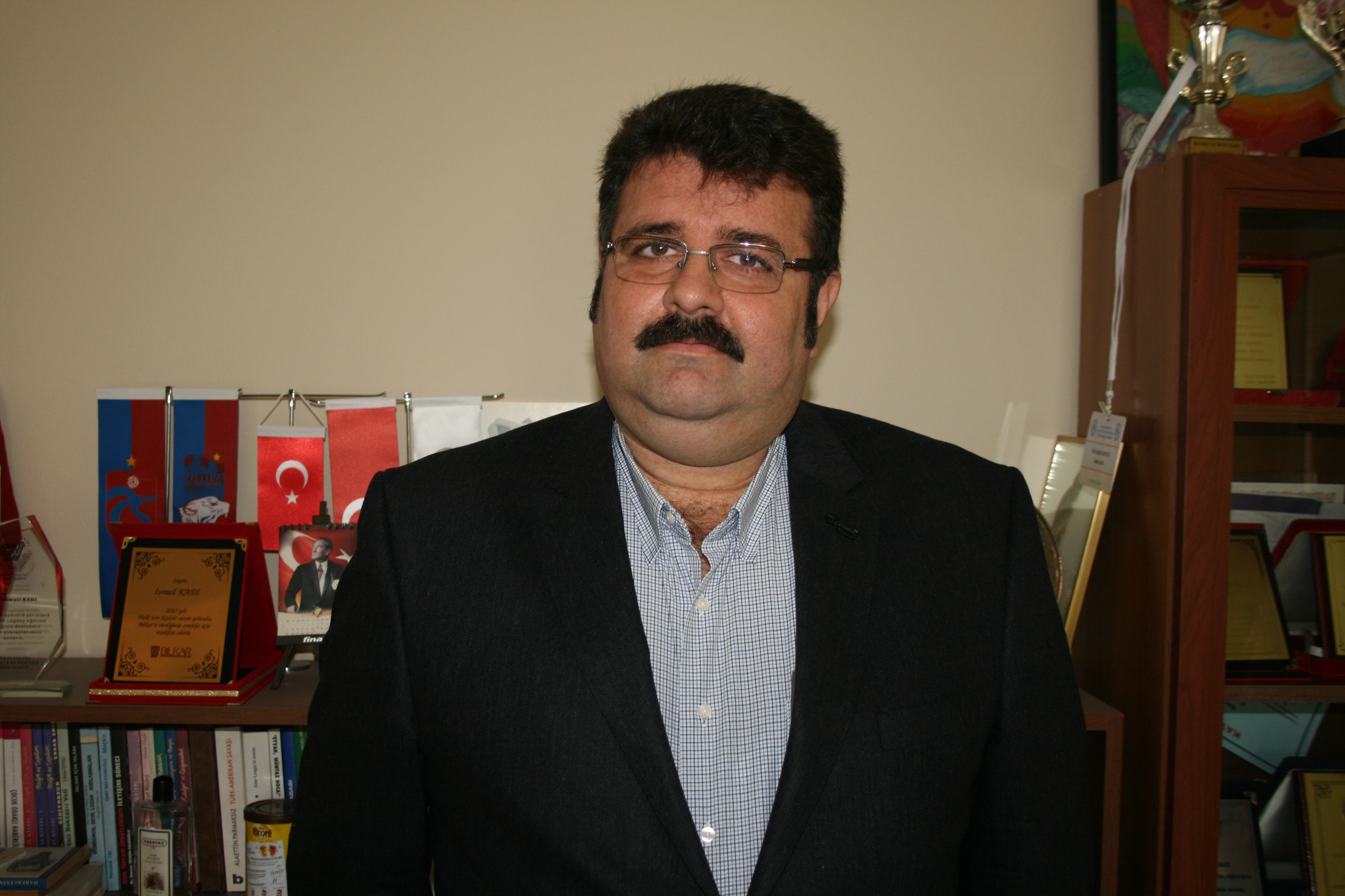 Serdar Tüze adaylığını açıklıyor