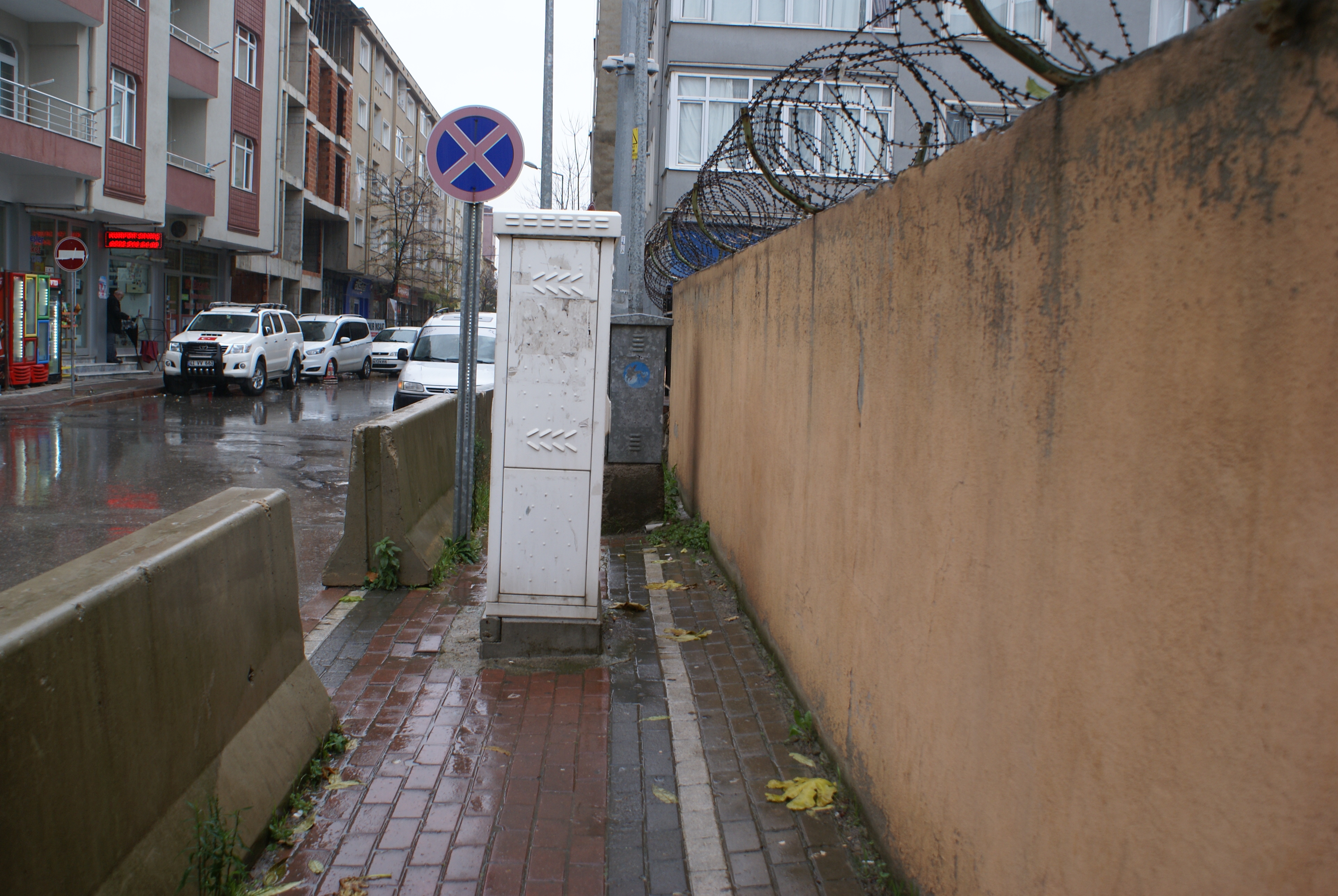 Al sana engelli yolu!