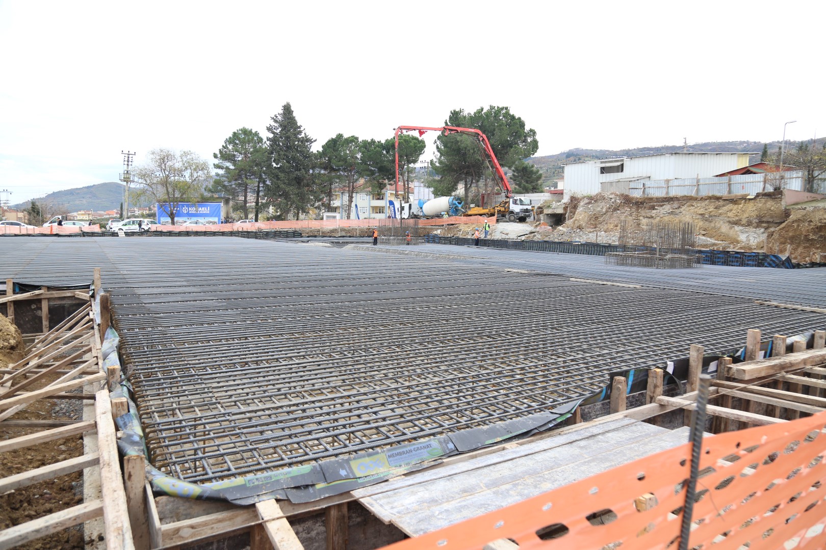 Yarı Olimpik Yüzme Havuzunun temeli atıldı