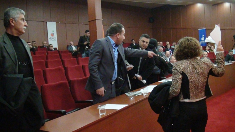 CHP’liler meclisi terk etti