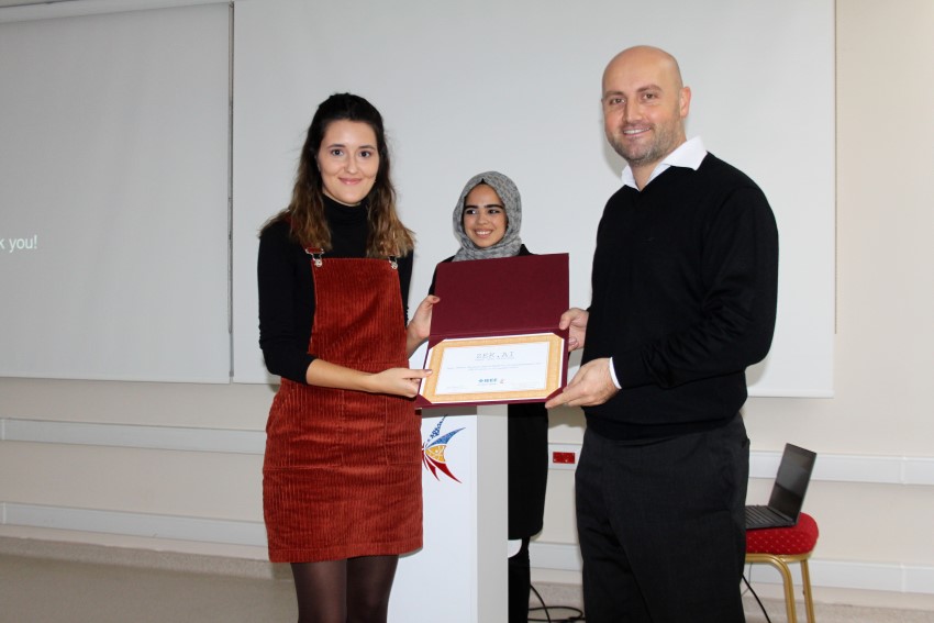 Yapay zekâ çalışmalarını anlattı