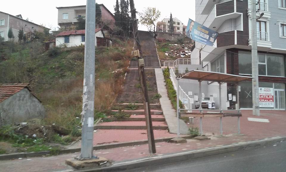 Engelliye yarım rampa!