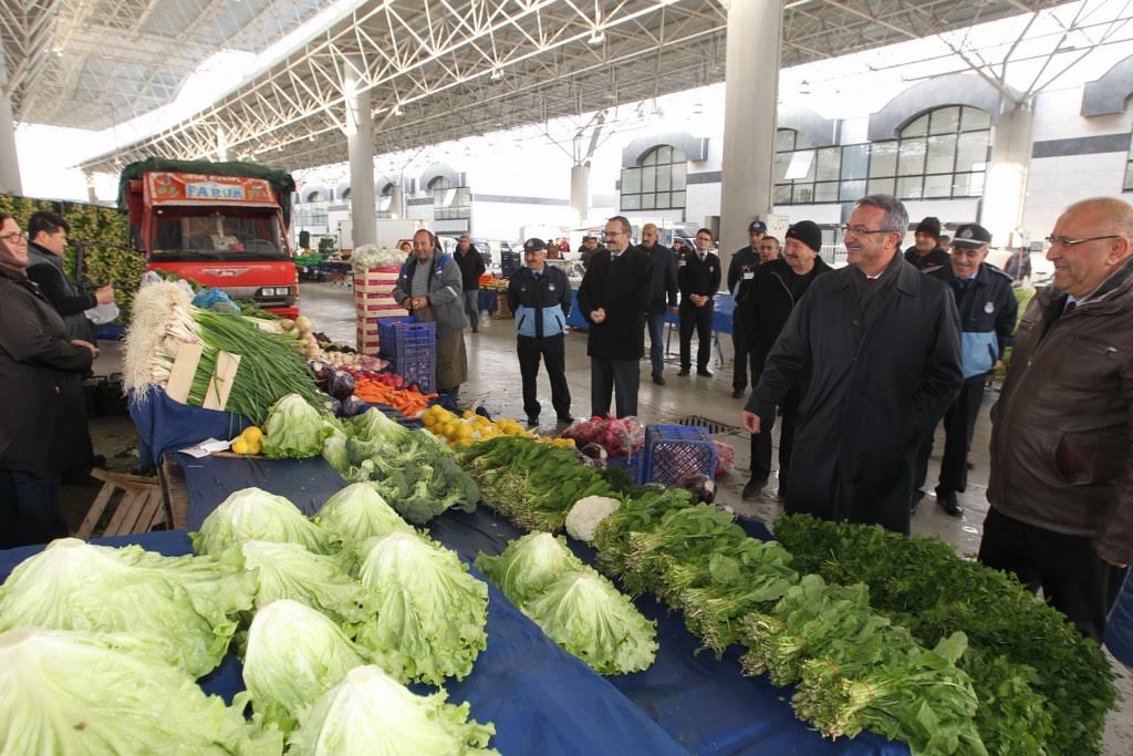 Pazarcılardan Köşker’e teşekkür