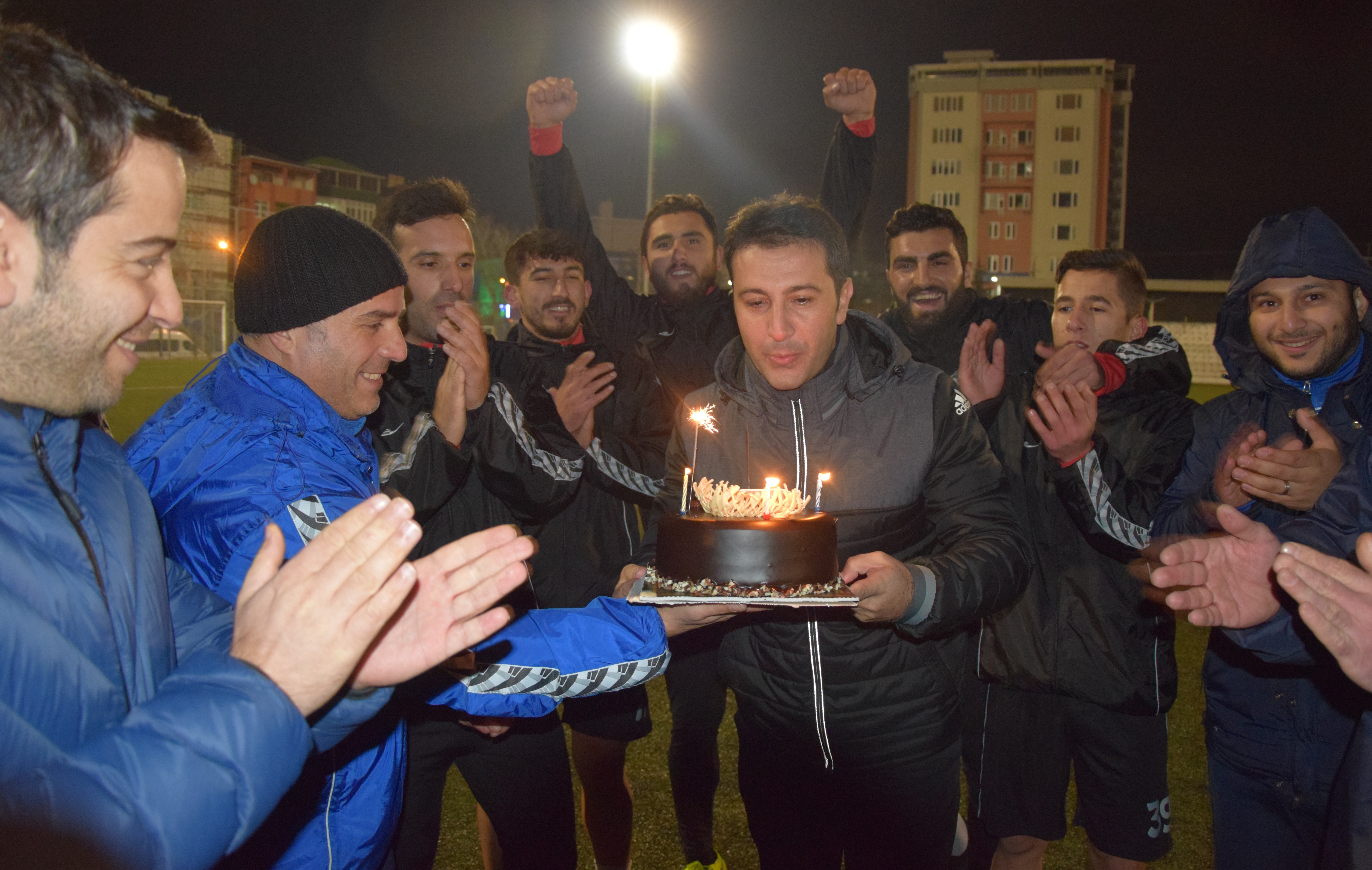 BAŞKANA DOĞUM GÜNÜ SÜPRİZİ