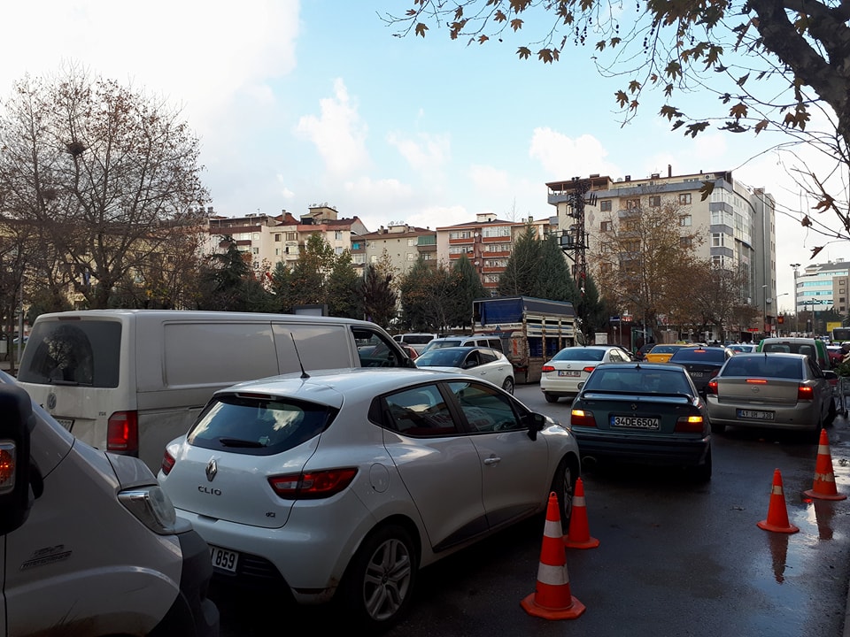 İlyasbey Caddesi’nde trafik sorunu