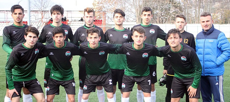 Genç erkekler futbolda Play-Off’a doğru