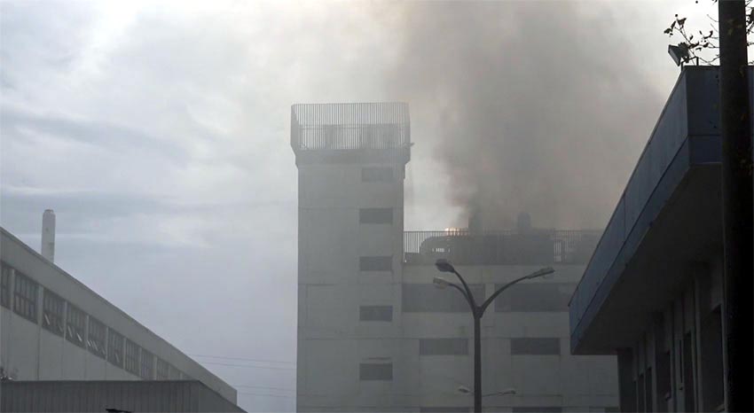 Cam Elyaf’ta yangın çıktı