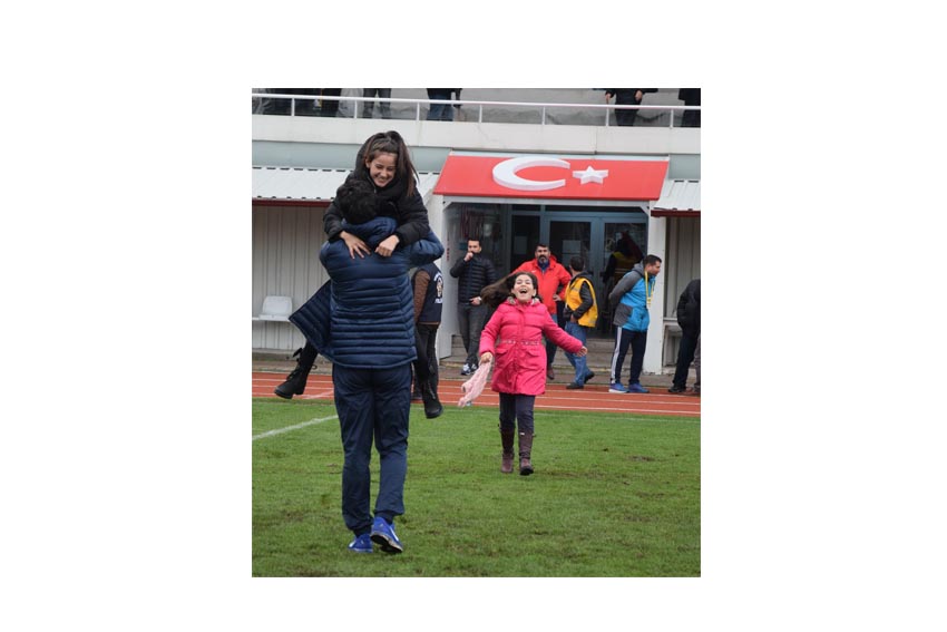 AKDEMİR’DEN MUTLUSU YOK